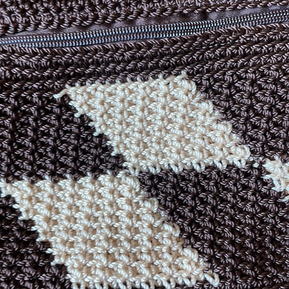 Vintage brown & cream crochet crossbody bag - Picture 3 of 6